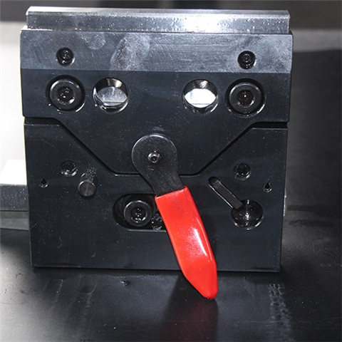折彎機(jī)模具夾板